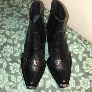 Calvin Klein 205W39NYC Calveta Leather Boots Sz 35